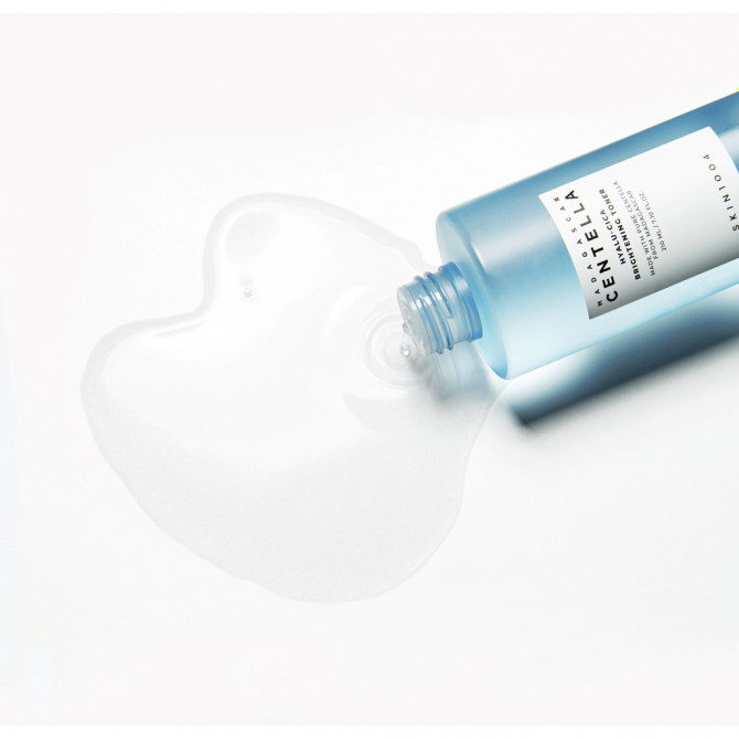 Освітлювальний тонер з центелою та гіалуроновою кислотою SKIN1004 Madagascar Centella Hyalu-Cica Brightening Toner 210 мл купити в Україні 3