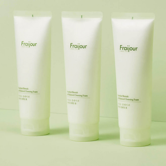 Пінка для вмивання для чутливої шкіри з екстрактом хауттюнії Fraijour Heartleaf Blemish pH Balanced Cleansing Foam 250 мл купити в Україні 4