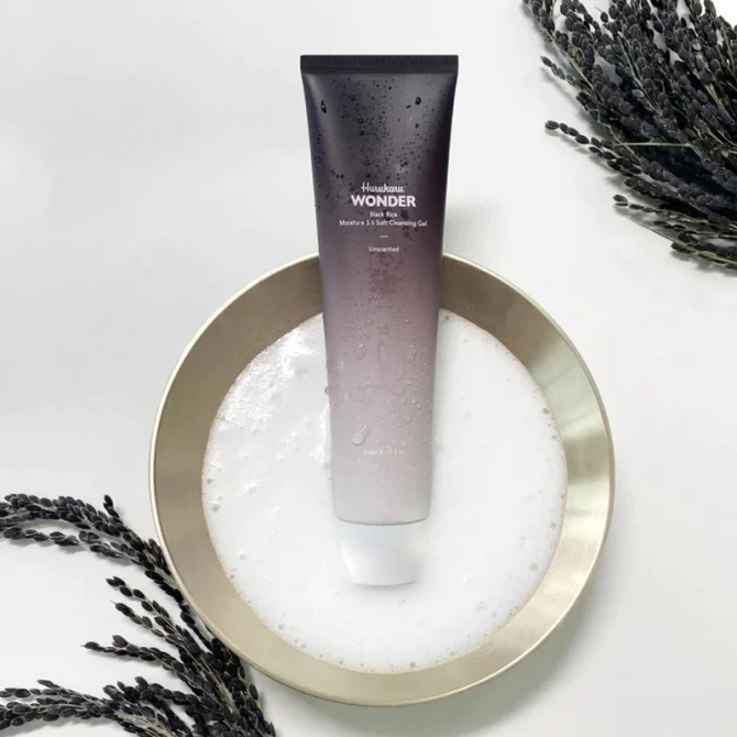 Нежный гель для умывания с экстрактом черного риса Haruharu WONDER Black Rice Moisture 5.5 Soft Cleansing Gel 100 мл купить в Украине 2