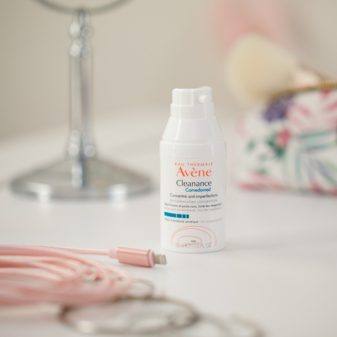 Заспокійливий та звужуючий пори концентрат для обличчя Avene Cleanance Comedomed Anti-Blemishes Concentrate 30 мл купити в Україні 3