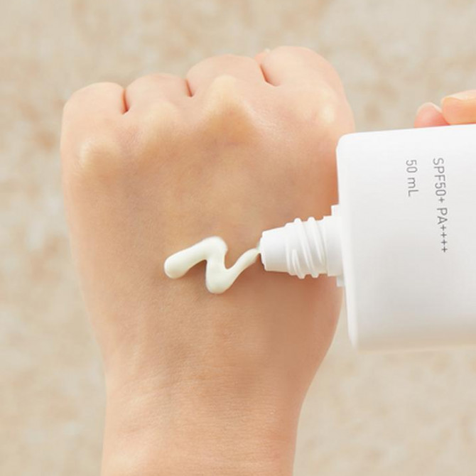 Легкий сонцезахисний крем Innisfree Daily Mild Sunscreen SPF50 + PA ++++ 50 мл купити в Україні 2