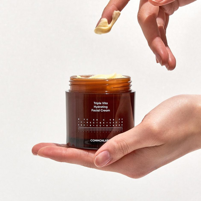 Зволожуючий крем для обличчя з екстрактом меду COMMONLABS Triple Vita Hydrating Facial Cream 70 мл купити в Україні 2