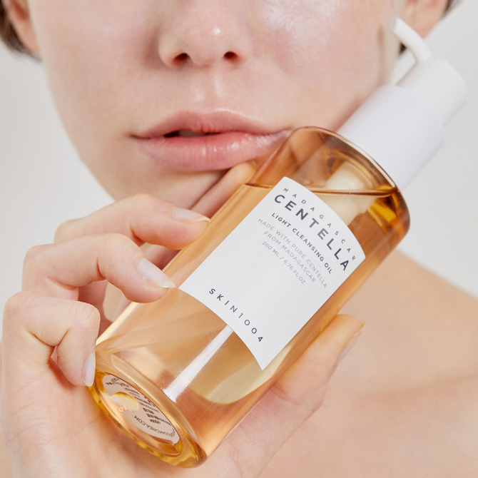 Гидрофильное масло с экстрактом мадагаскарской центеллы SKIN1004 Madagascar Centella Light Cleansing Oil 200 мл купить в Украине 2