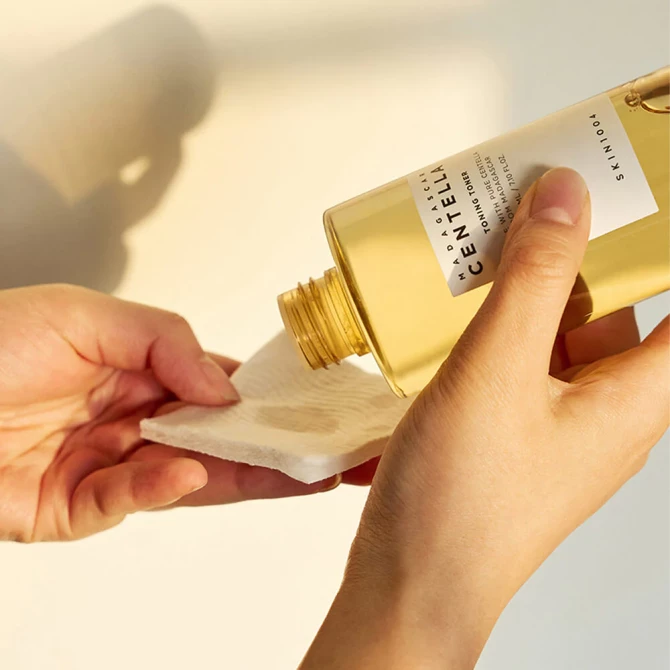 Тонер с экстрактом мадагаскарской центеллы SKIN1004 Madagascar Centella Toning Toner 210 мл купить в Украине 2