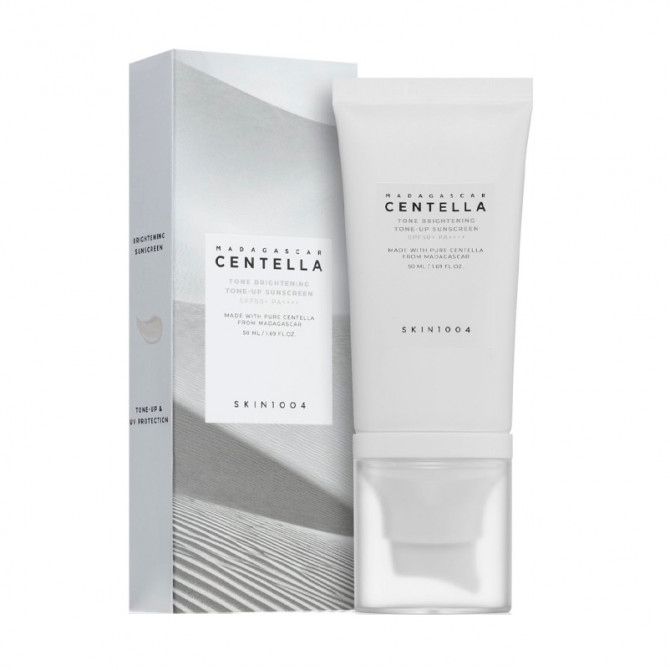 Сонцезахисний крем що освітлює з тоном для обличчя SKIN1004 Madagascar Centella Tone Brightening SPF50 Tone-Up Sunscreen 50 мл купити в Україні