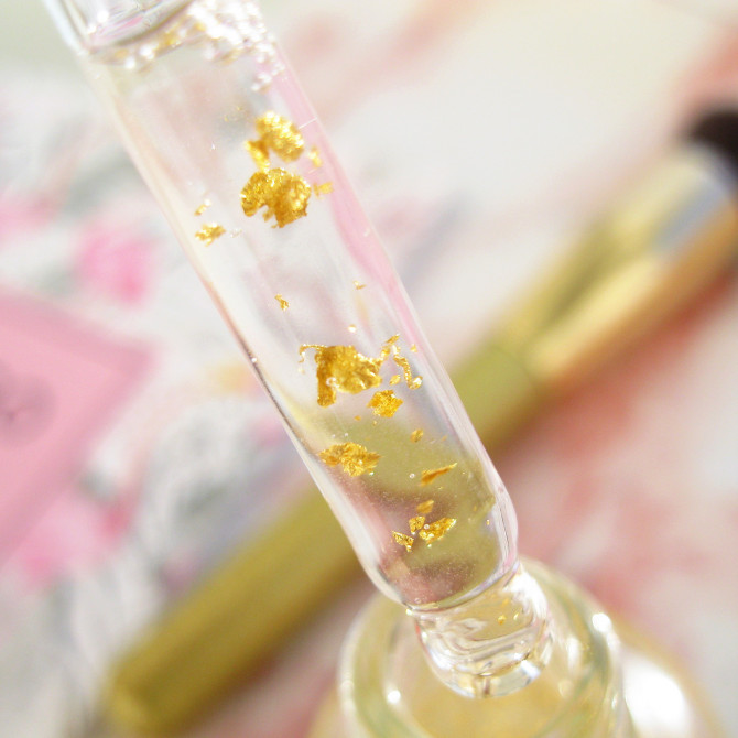 Антивозрастная осветляющая эссенция Elizavecca Milky Piggy Hell-Pore Gold Essence 50 мл купить в Украине 2