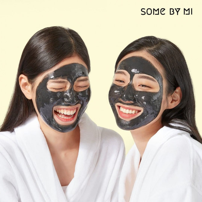 Бульбашкова маска від чорних крапок SOME BY MI Charcoal BHA Pore Clay Bubble Mask 120 мл купити в Україні 3