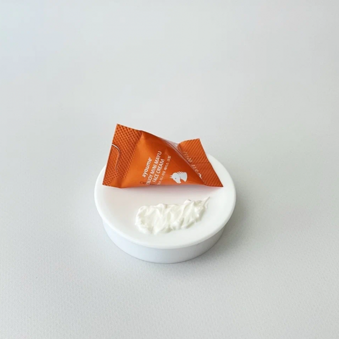 Крем для обличчя що відновлює з кінським жиром AYOUME Enjoy Mini Mayu Face Cream 3 г купити в Україні 3