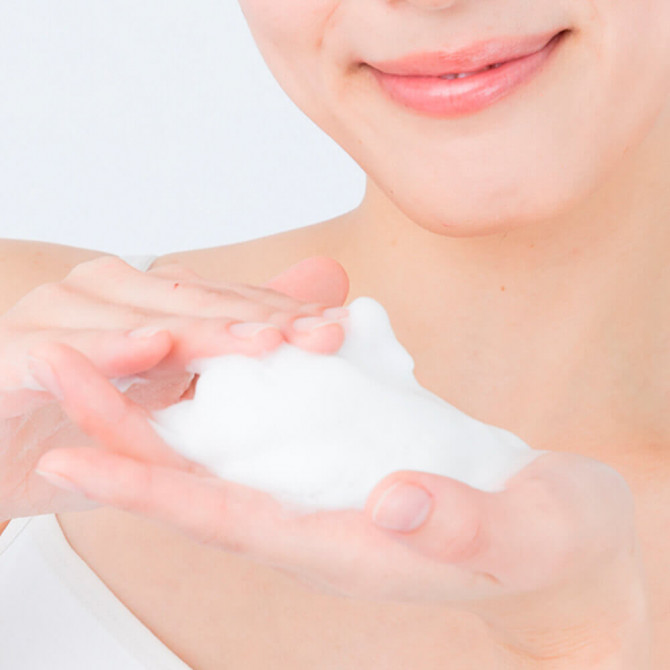 Гель-пінка для чутливої ​​шкіри з екстрактом чайного дерева Dr. Ceuracle Tea Tree Purifine Cleansing Foam 2 мл купити в Україні 4