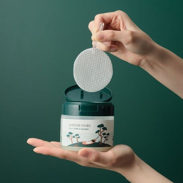 Заспокійливі пілінг-педи з екстрактом голок сосни ROUND LAB Pine Calming Cica Pad 50 педов купити в Україні 2