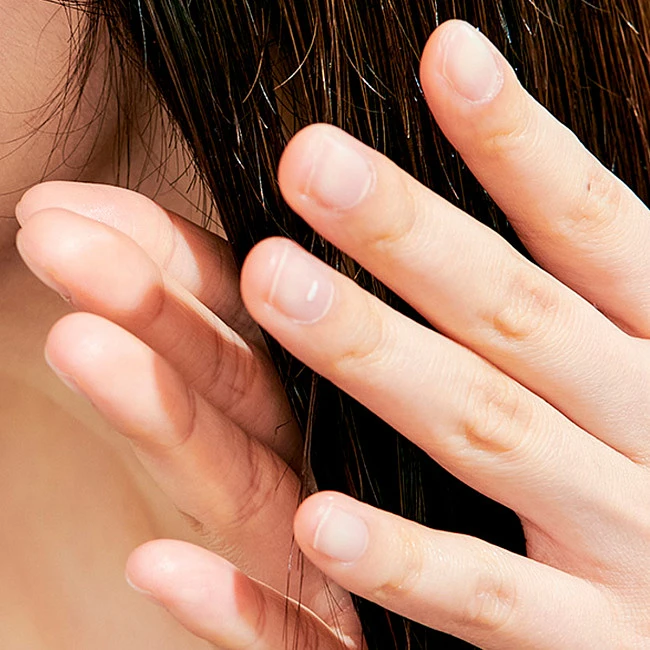 Парфюмированное масло для поврежденных волос с цветочным ароматом Lador Perfumed Hair Oil 03 Osmanthus 80 мл купить в Украине 4