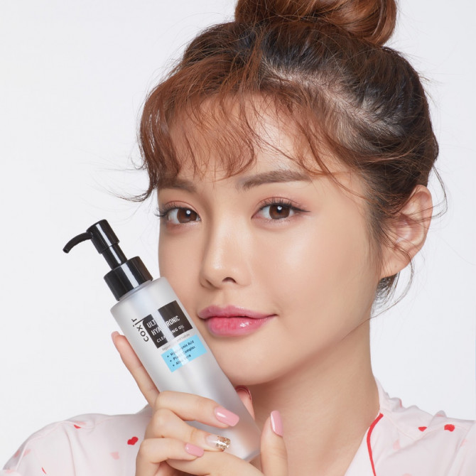 Зволожуюча гідрофильна олія з гіалуроновою кислотою Coxir Ultra Hyaluronic Cleansing Oil 150 мл купити в Україні 3