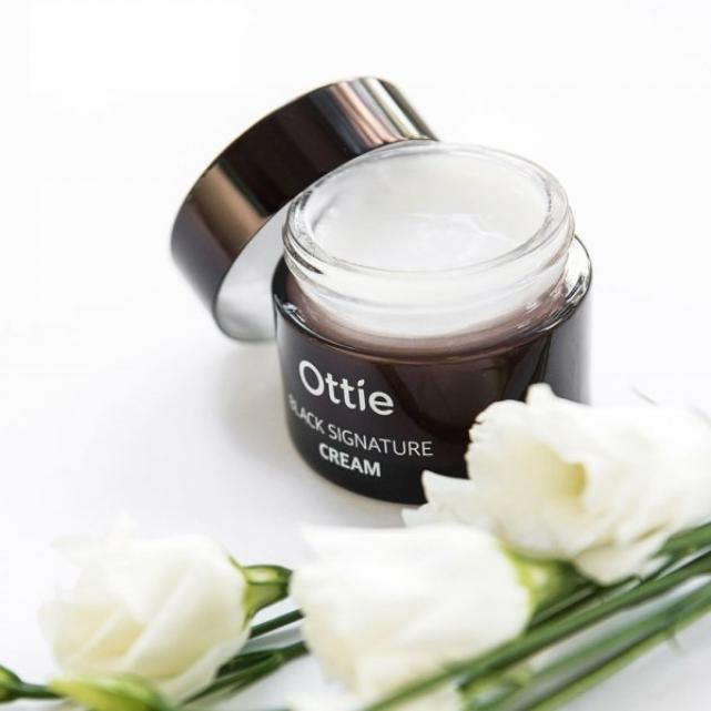 Антивіковий крем для очей з муцином чорного равлики Ottie Black Signature Eye Cream 30 мл купити в Україні 3