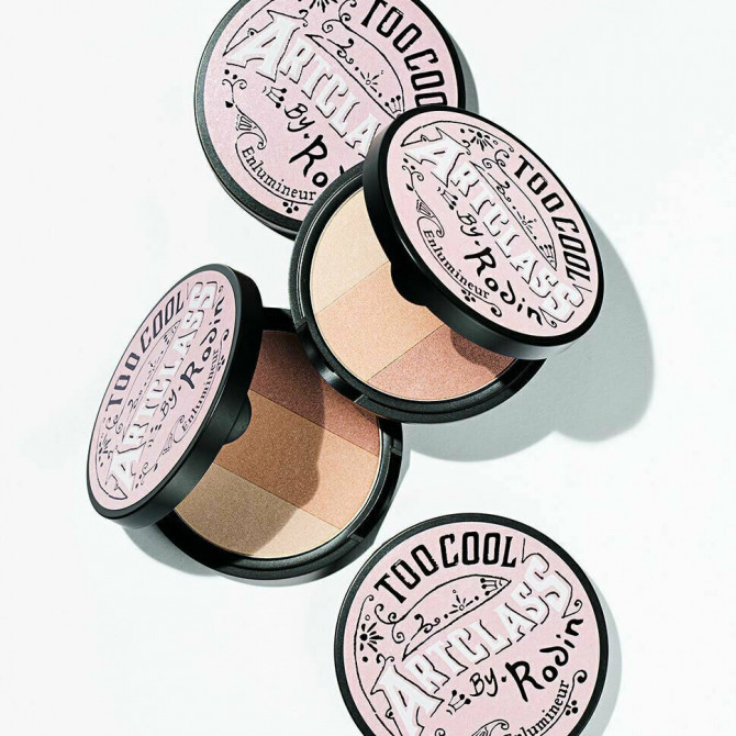 Палетка-хайлайтер Too Cool For School Artclass By Rodin Highlighter 11 г купити в Україні 3