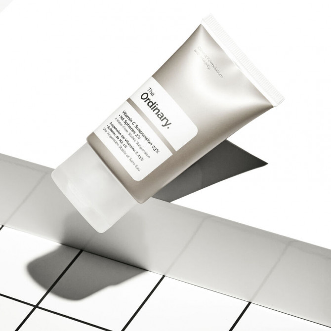 Омолаживающая сыворотка с витамином С 23% и гиалуроновой кислотой The Ordinary Vitamin C Suspension 23% + HA Spheres 2% 30 мл купить в Украине 2