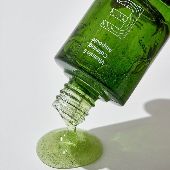 Заспокійлива сироватка з вітаміном Е COMMONLABS Vitamin E Calming Ampoule 30 мл купити в Україні 3