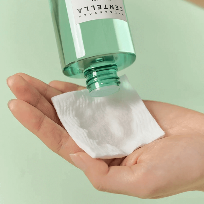 Тонер для жирної шкіри схильної до акне SKIN1004 Madagascar Centella Tea-Trica Purifying Toner 1.5 мл (пробник) купити в Україні 3