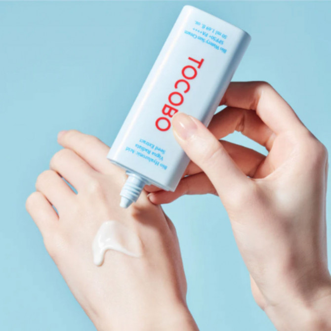 Легкий солнцезахисний крем що зволожує TOCOBO Bio Watery Sun Cream SPF50+ PA++++ 50 мл купити в Україні 3