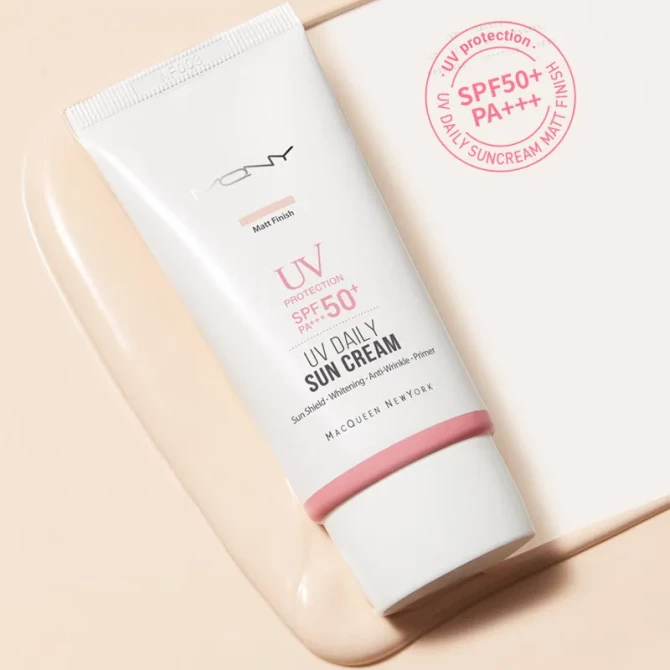 Сонцезахисний крем з матовим фінішом MACQUEEN NEW YORK Daily Sun Cream Matt Finish SPF50+/PA+++ 50 мл купити в Україні 2