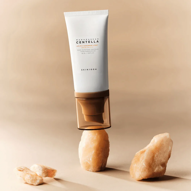 Ультралегкий солнцезащитный крем  SKIN1004 Madagascar Centella Air-Fit Suncream Light SPF30 PA++++ 50 мл купить в Украине 3