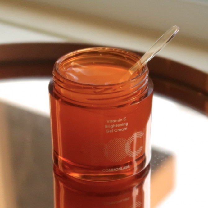 Осветляющий гель-крем для лица с витамином С COMMONLABS Vitamin C Brightening Gel Cream 70 мл купить в Украине 3