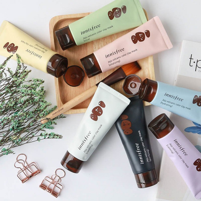 Очищаюча маска для обличчя з вулканічним попелом Innisfree Jeju Volcanic Color Clay Mask Refining 70 мл купити в Україні 2
