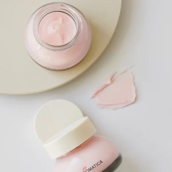 Зволожуючий омолоджуючий крем з екстрактом троянди AROMATICA Reviving Rose Infusion Cream 50 мл купити в Україні 3