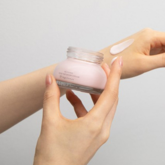 Зволожуючий омолоджуючий крем з екстрактом троянди AROMATICA Reviving Rose Infusion Cream 50 мл купити в Україні 5