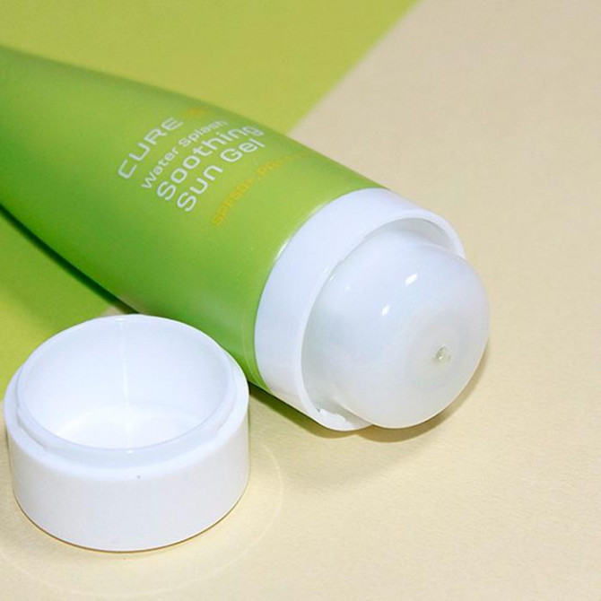 Увлажняющий солнцезащитный гель алоэ Kim Jeong Moon Aloe Cure Water Splash Soothing Sun Gel SPF50+ PA++++ 50 мл купить в Украине 2