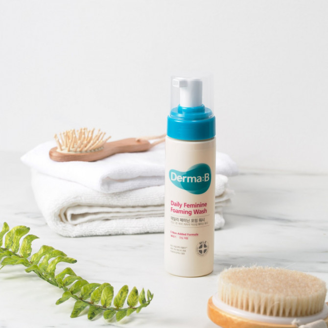 Пенка для интимной гигиены с растительными экстрактами Derma-B Daily Feminine Foaming Wash 200 мл купить в Украине 3