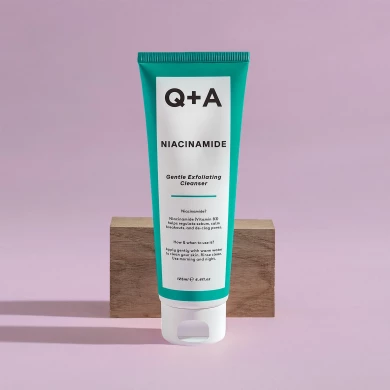 Відлущуючий гель для обличчя з ніацинамідом Q+A Niacinamide Gentle Exfoliating Cleanser 125 мл купити в Україні 2