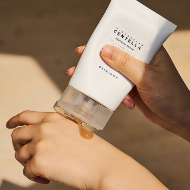 Заспокійливий крем з екстрактом мадагаскарської центели SKIN1004 Madagascar Centella Soothing Cream 75 мл купити в Україні 3