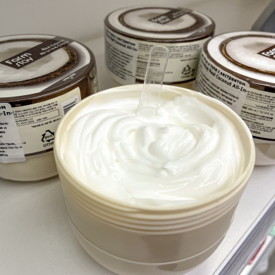 Інтенсивно живильний крем для тіла з маслом кокоса FarmStay Real Coconut All-in-one Cream 300 мл купити в Україні 3