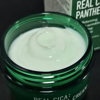 Заспокійливий антивіковий крем для обличчя з центелою Fortheskin Real Cica Panthenol Cream 60 мл купити в Україні 2