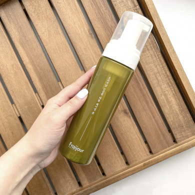 Пінка для вмивання з рослинними екстрактами Fraijour Original Artemisia Bubble Facial Foam 200 мл купити в Україні 4