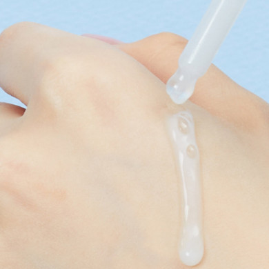 Глибокозволожуюча та освітлююча вітамінна сироватка для обличчя MEDI-PEEL Glutathione Hyal Aqua Ampoule 30 мл купити в Україні 4