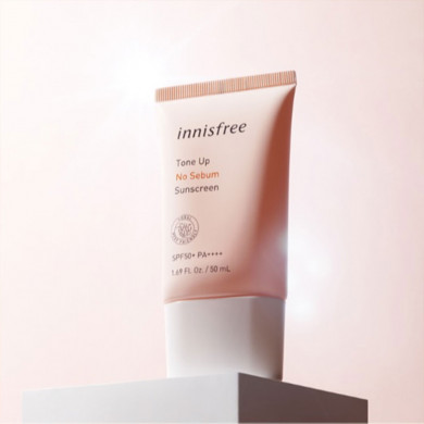 Матуючий і вирівнюючий тон сонцезахисний крем Innisfree Tone Up No Sebum Sunscreen SPF50 PA ++++ 50 мл купити в Україні 4