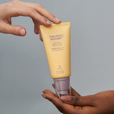 Зволожуючий сонцезахисний крем з матовим фінішом Haruharu WONDER Black Rice Moisture Airyfit Daily Sunscreen 50 мл купити в Україні 2