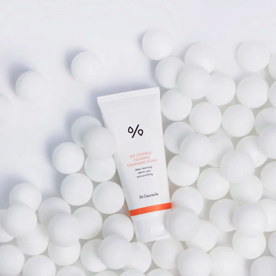 Себорегулююча пінка для вмивання Dr.Ceuracle 5α Control Clearing Cleansing Foam 200 мл купити в Україні 2