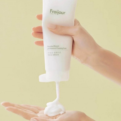Пінка для вмивання для чутливої шкіри з екстрактом хауттюнії Fraijour Heartleaf Blemish pH Balanced Cleansing Foam 250 мл купити в Україні 2