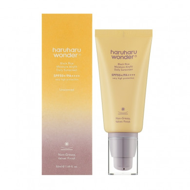 Увлажняющий солнцезащитный крем с матовым финишем Haruharu WONDER Black Rice Moisture Airyfit Daily Sunscreen 50 мл купить в Украине